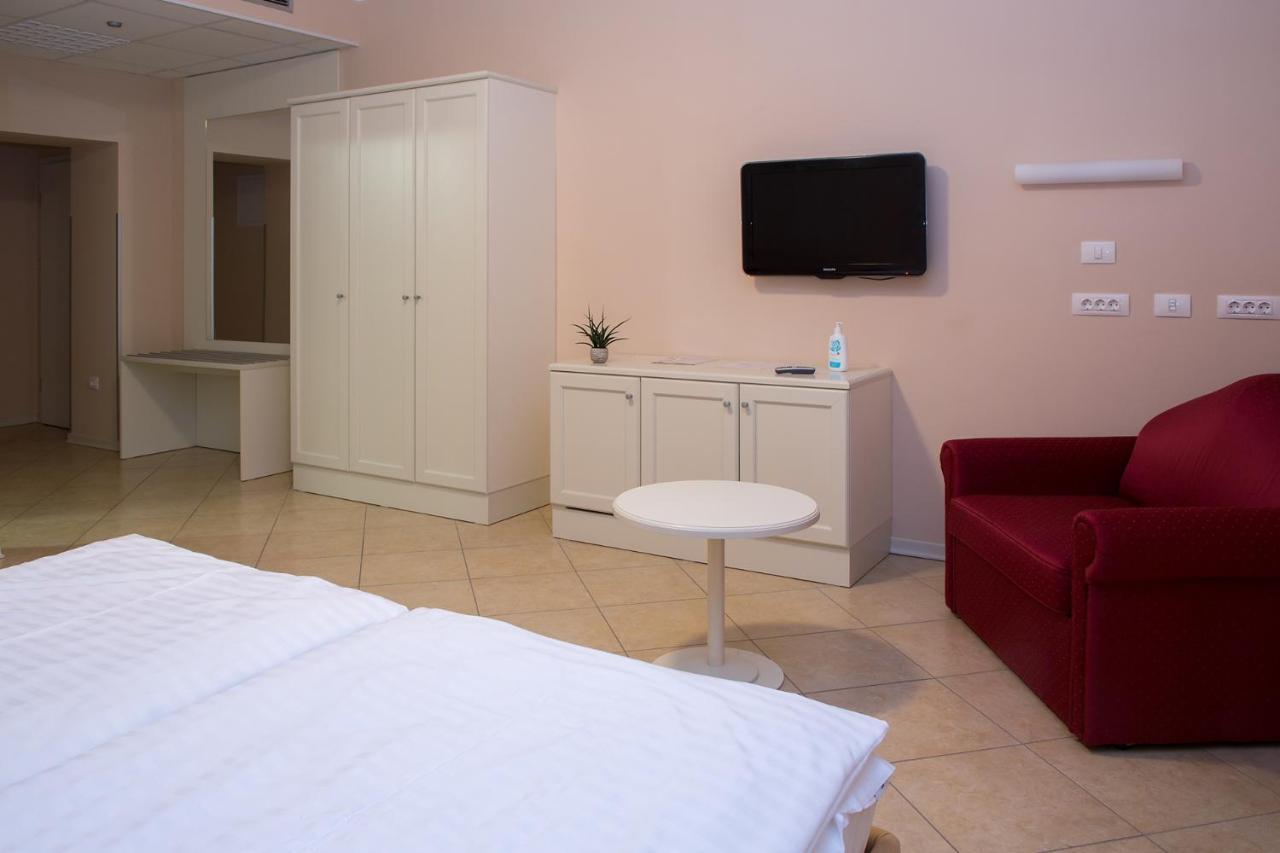 Hotel Kozana Dobrovo Dış mekan fotoğraf